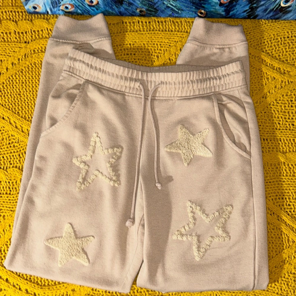 Olive + Oak Size S Beige Embellished Sweatpants